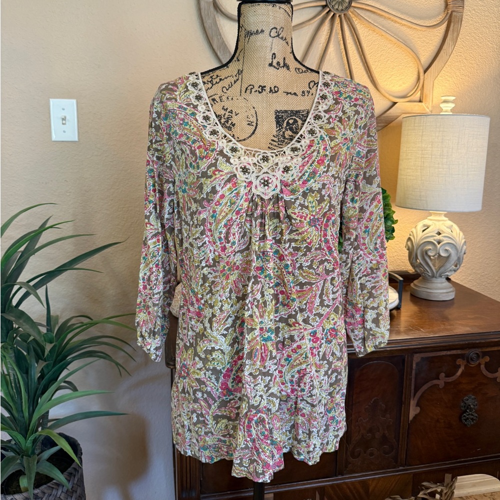 Tommy Bahama Floral Beaded Crotchet Lace Trim Women's Top